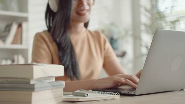 Hybrid Learning Abroad in 2026: Online Study with Overseas Experience